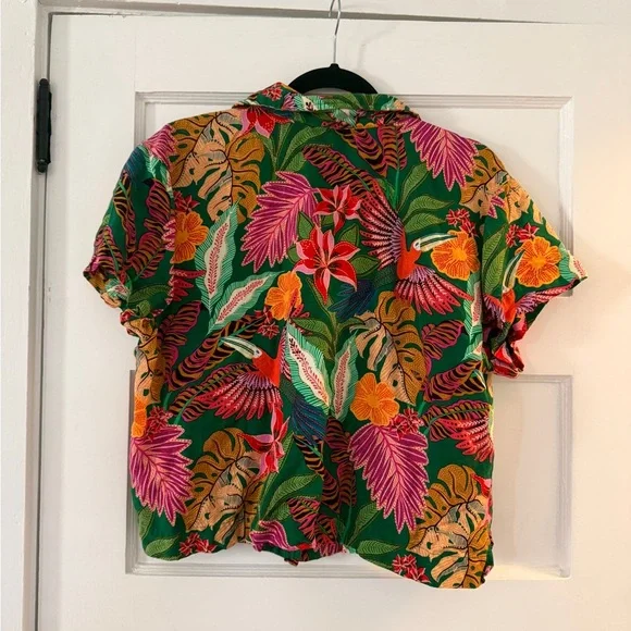 Gibson & Latimer Printed Short Sleeve Button Front Camp Crop Shirt NWOT - Picture 2 of 3